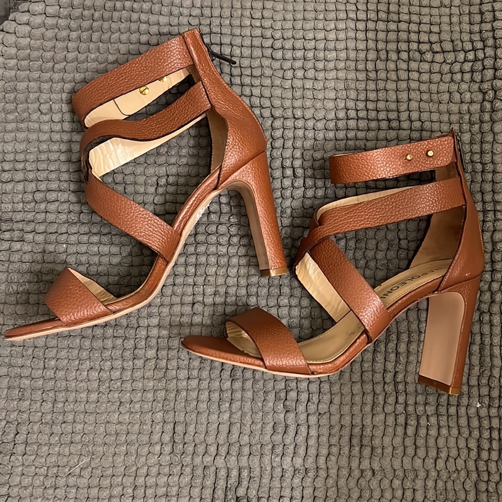 New Italian leather Sandal, size 37
